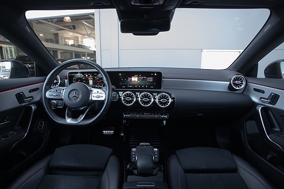 Mercedes-Benz CLA200 17 of 30