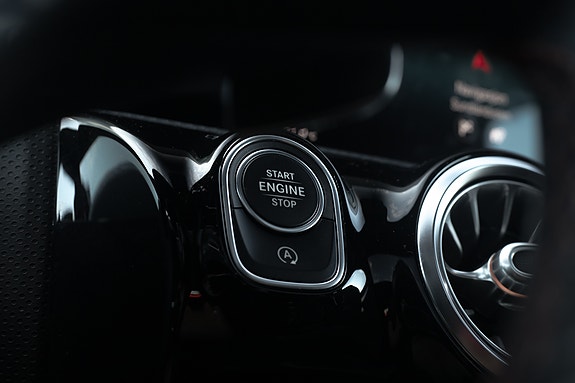 Mercedes-Benz CLA200 23 of 30