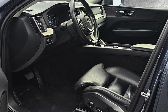 Volvo XC60 15 of 30