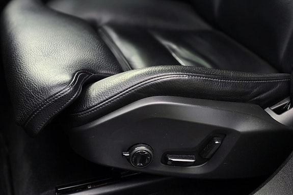 Volvo XC60 16 of 30