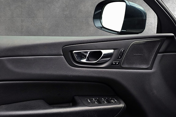 Volvo XC60 30 of 30