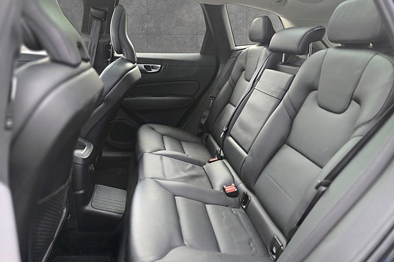 Volvo XC60 17 of 30