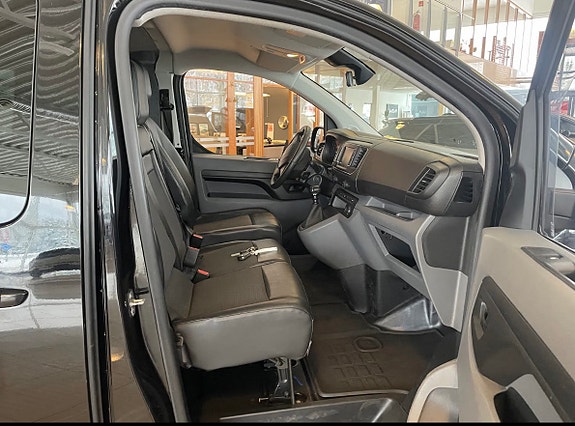 Peugeot Expert 8 of 10