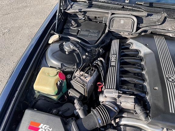 BMW 750i 25 of 30