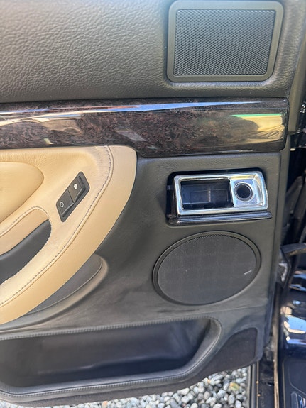BMW 750i 29 of 30