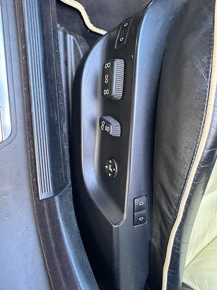 BMW 750i 28 of 30