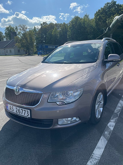 Skoda Superb 7 of 30