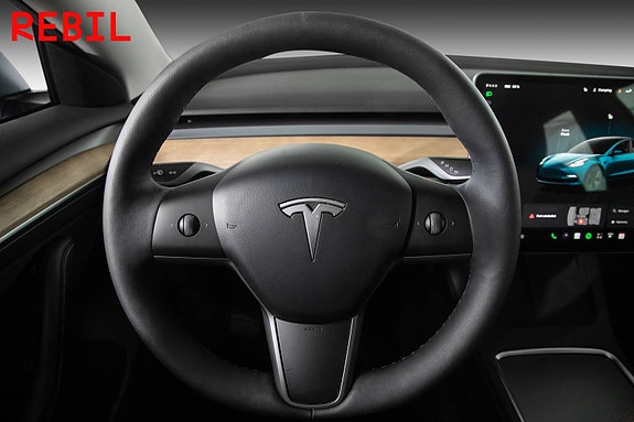 Tesla Model 3 12 of 27
