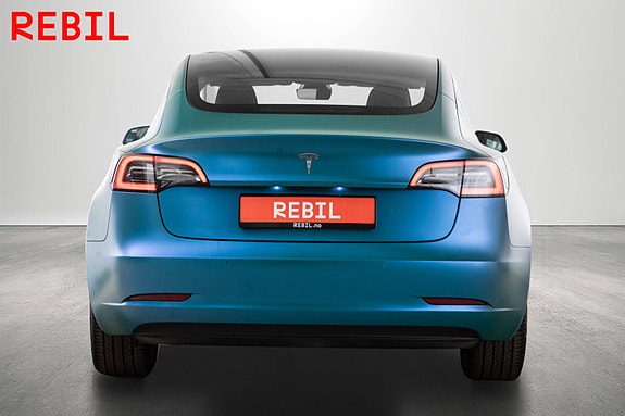 Tesla Model 3 6 of 27