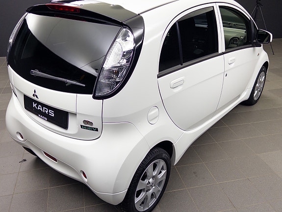 Mitsubishi i-Miev 14 of 30