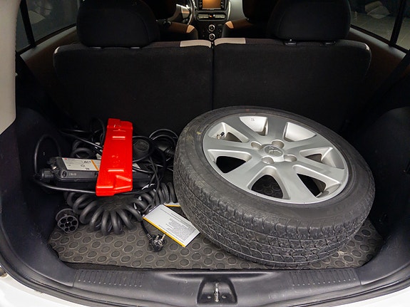 Mitsubishi i-Miev 16 of 30