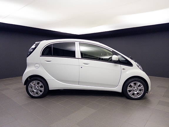 Mitsubishi i-Miev 3 of 30