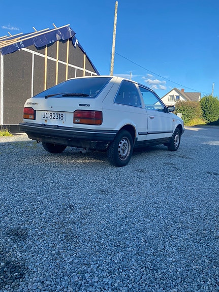 Mazda 323 3 of 15