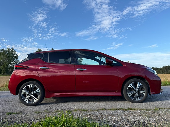 Nissan Leaf 5 of 16