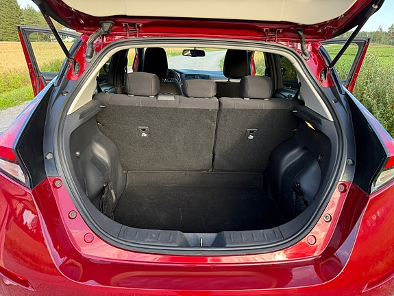 Nissan Leaf 12 of 16