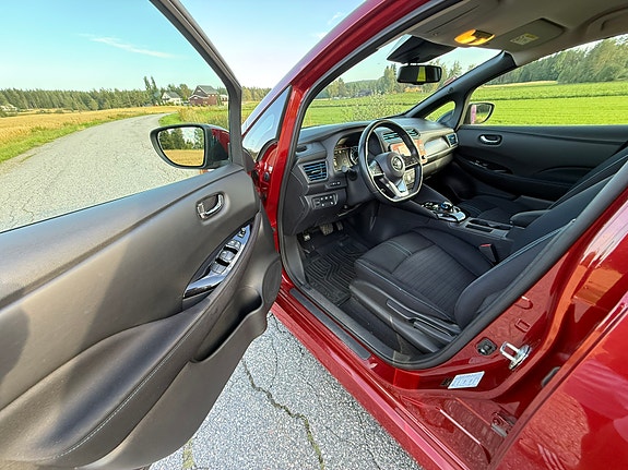 Nissan Leaf 7 of 16
