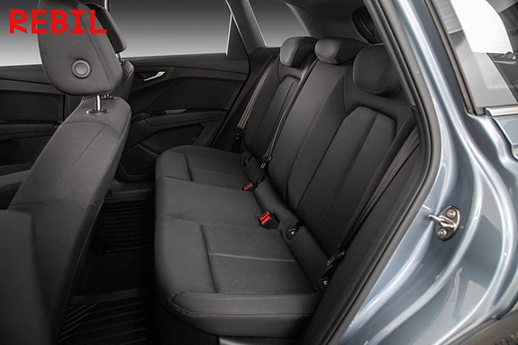 Audi Q4 e-tron 10 of 23