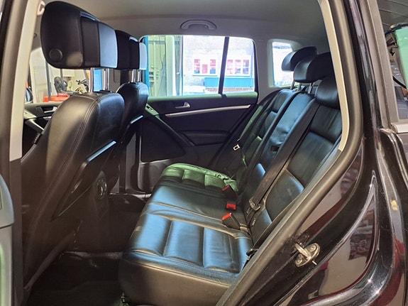 Volkswagen Tiguan 12 of 14