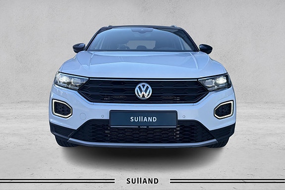 Volkswagen T-Roc 8 of 26