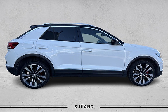 Volkswagen T-Roc 6 of 26