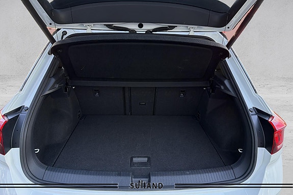 Volkswagen T-Roc 18 of 26