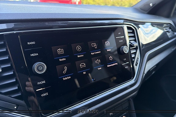 Volkswagen T-Roc 23 of 26