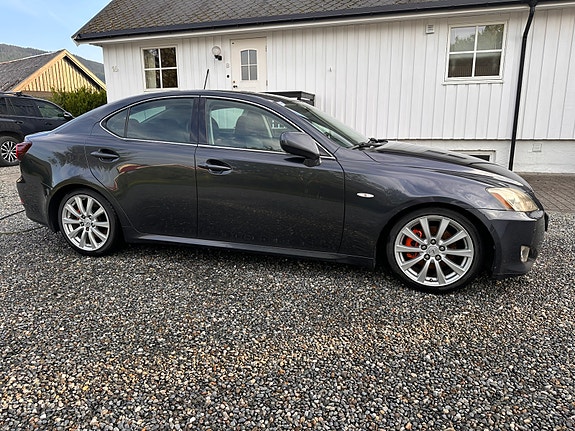 Lexus IS250 4 of 13