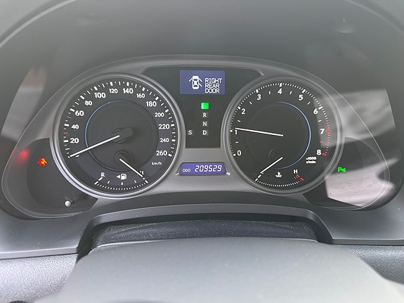 Lexus IS250 10 of 13