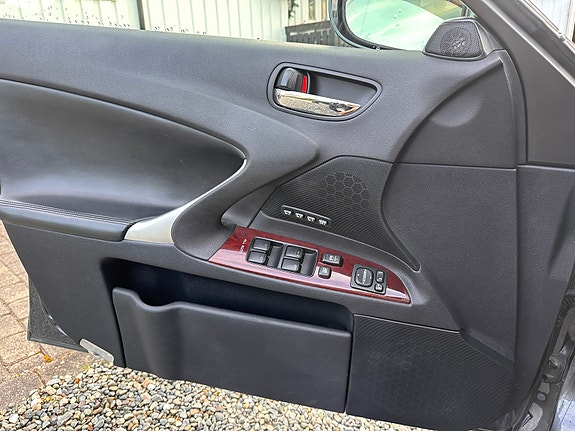 Lexus IS250 11 of 13