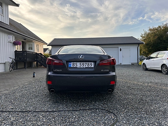 Lexus IS250 6 of 13