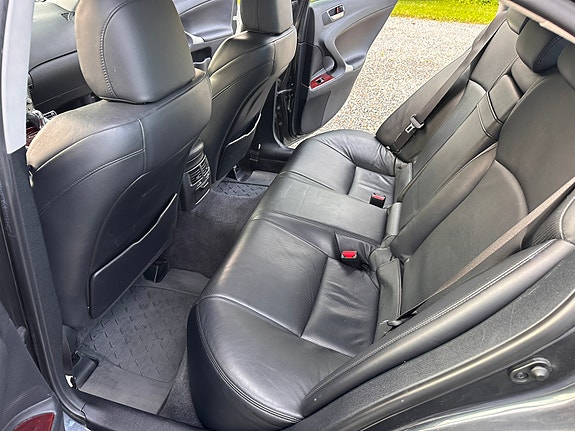 Lexus IS250 12 of 13