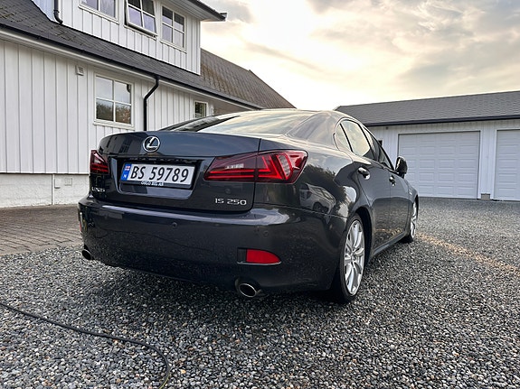 Lexus IS250 5 of 13