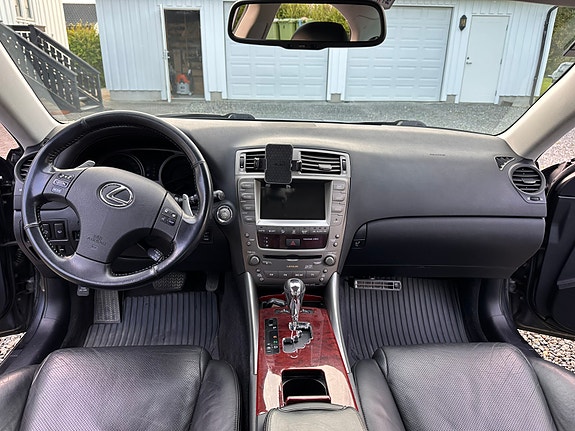 Lexus IS250 7 of 13