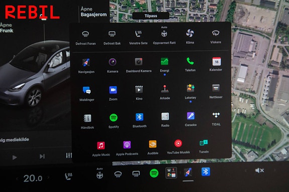 Tesla Model Y 17 of 27