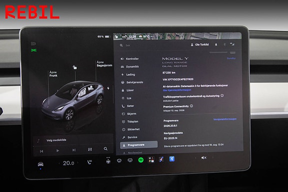 Tesla Model Y 13 of 27