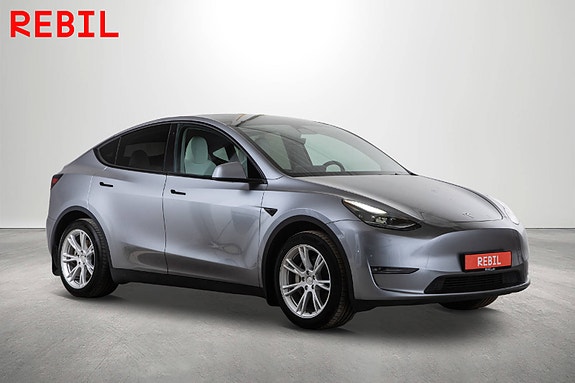 Tesla Model Y 4 of 27