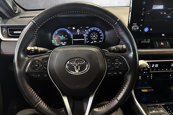 Toyota RAV4 Plug-in Hybrid 12 of 23