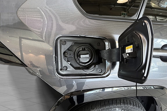 Toyota RAV4 Plug-in Hybrid 9 of 23