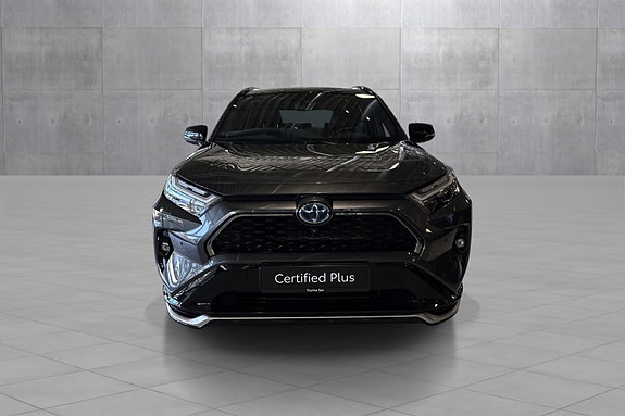 Toyota RAV4 Plug-in Hybrid 8 of 23