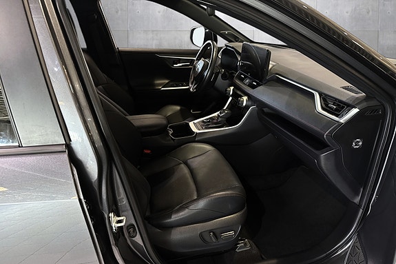 Toyota RAV4 Plug-in Hybrid 15 of 23