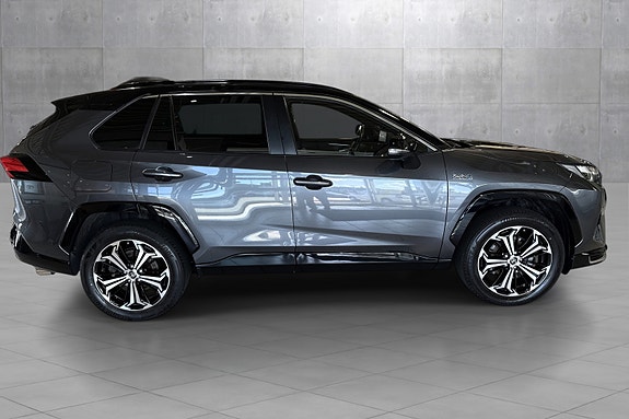 Toyota RAV4 Plug-in Hybrid 6 of 23