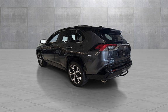 Toyota RAV4 Plug-in Hybrid 3 of 23