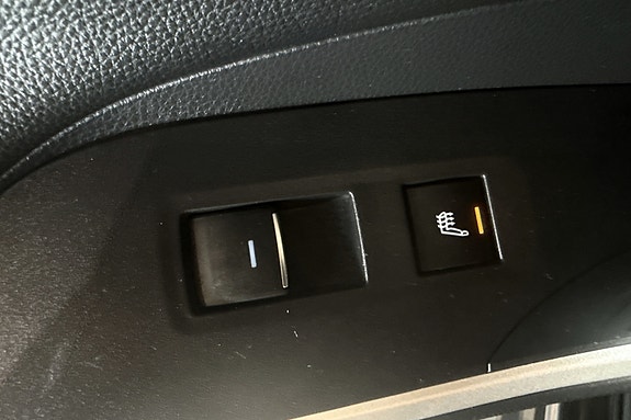Toyota RAV4 Plug-in Hybrid 23 of 23