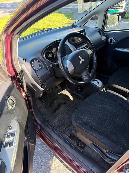 Mitsubishi i-Miev 7 of 13