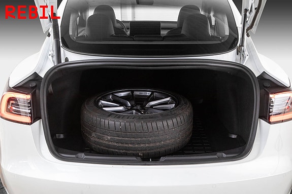Tesla Model 3 23 of 26