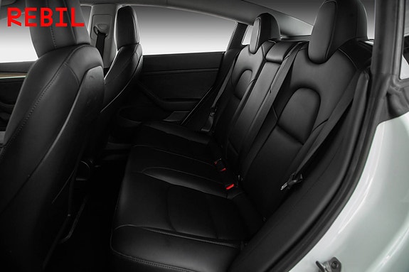 Tesla Model 3 10 of 26