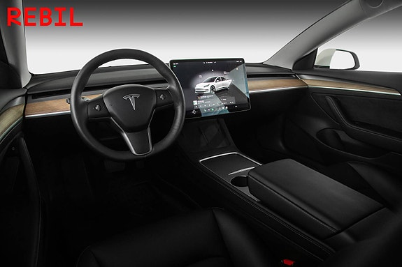 Tesla Model 3 9 of 26