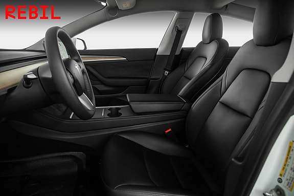 Tesla Model 3 8 of 26