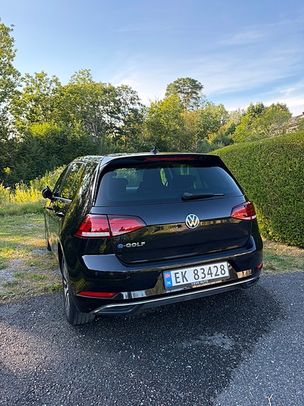Volkswagen e-Golf VII 7 of 19