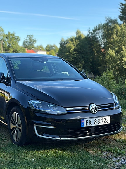 Volkswagen e-Golf VII 2 of 19